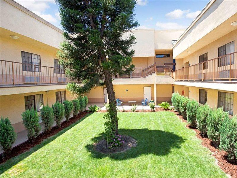 Days & By Wyndham 2* Artesia