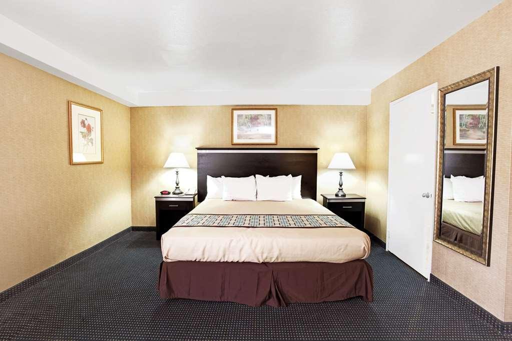 Days & By Wyndham Hotel