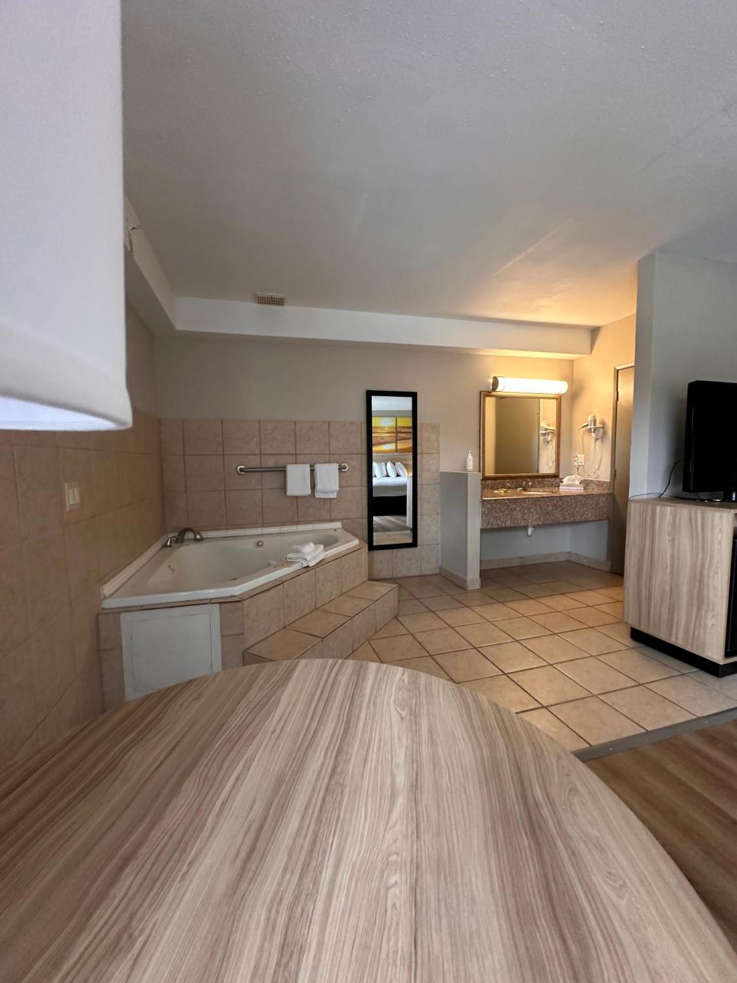 Days & By Wyndham Hotel 2*