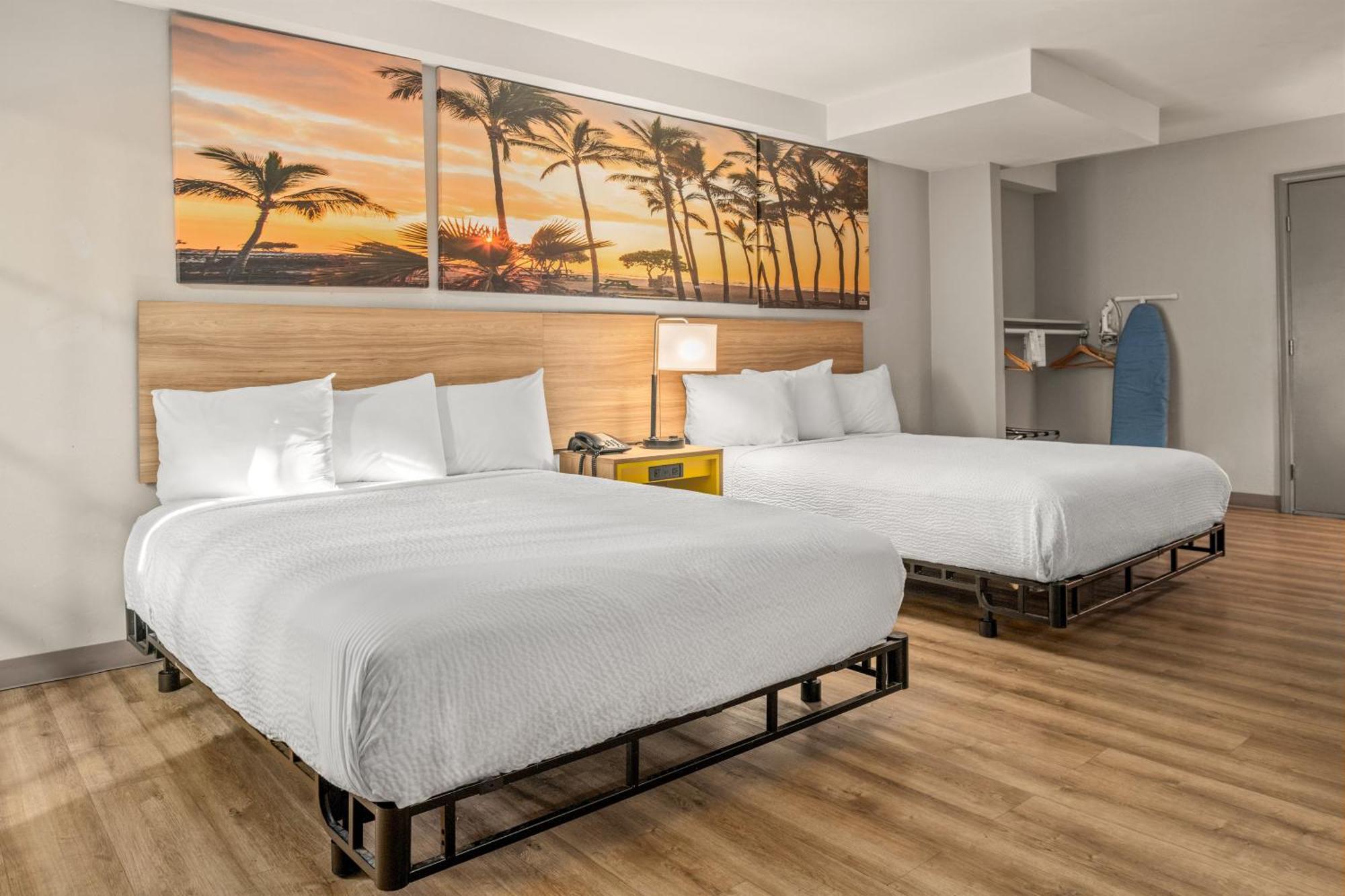 Days & By Wyndham Hotel