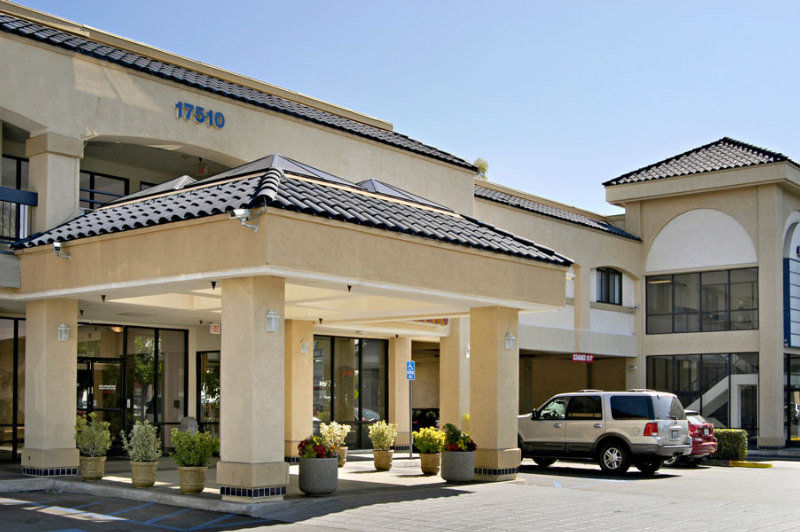Days & By Wyndham Hotel 2*