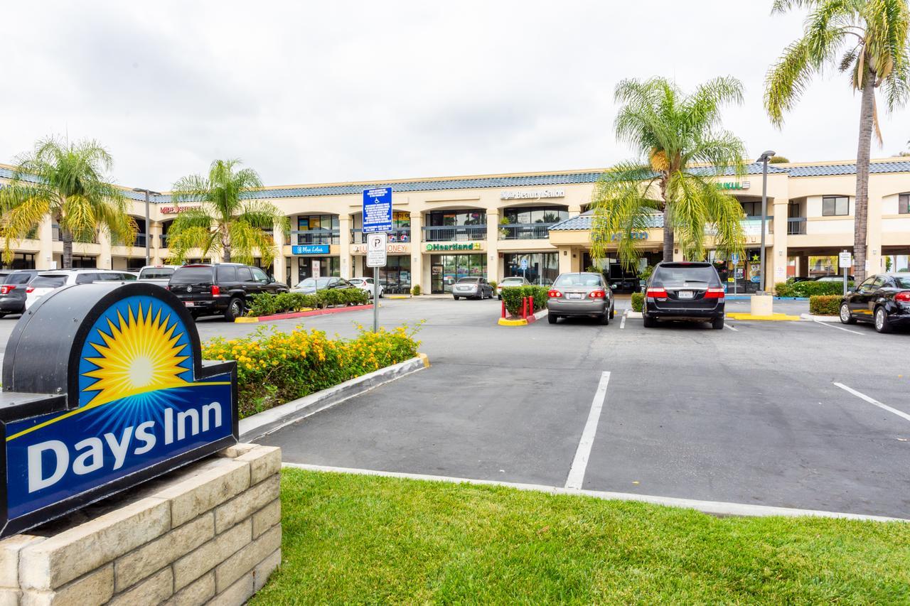 Days & By Wyndham Hotel