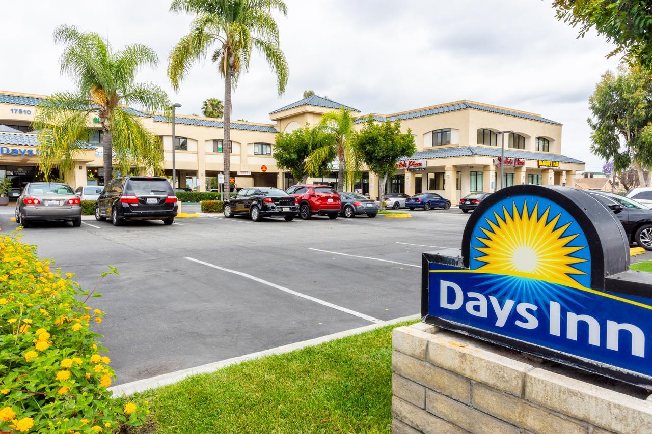 Days & By Wyndham Hotel