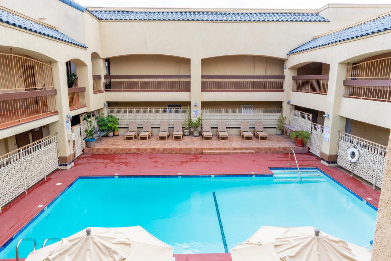 Hotel Days & By Wyndham 2*