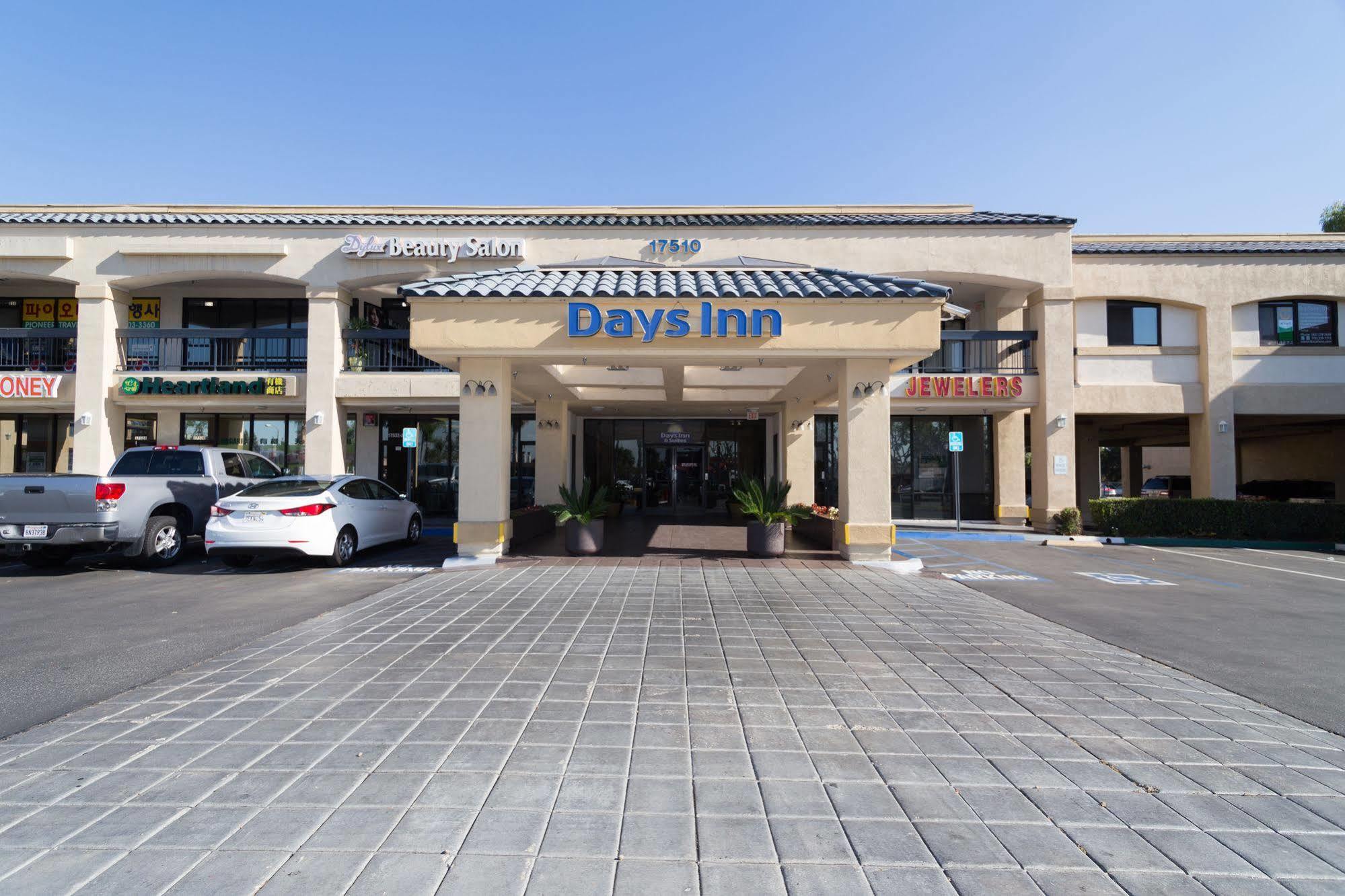 Hotel Days & By Wyndham 2*