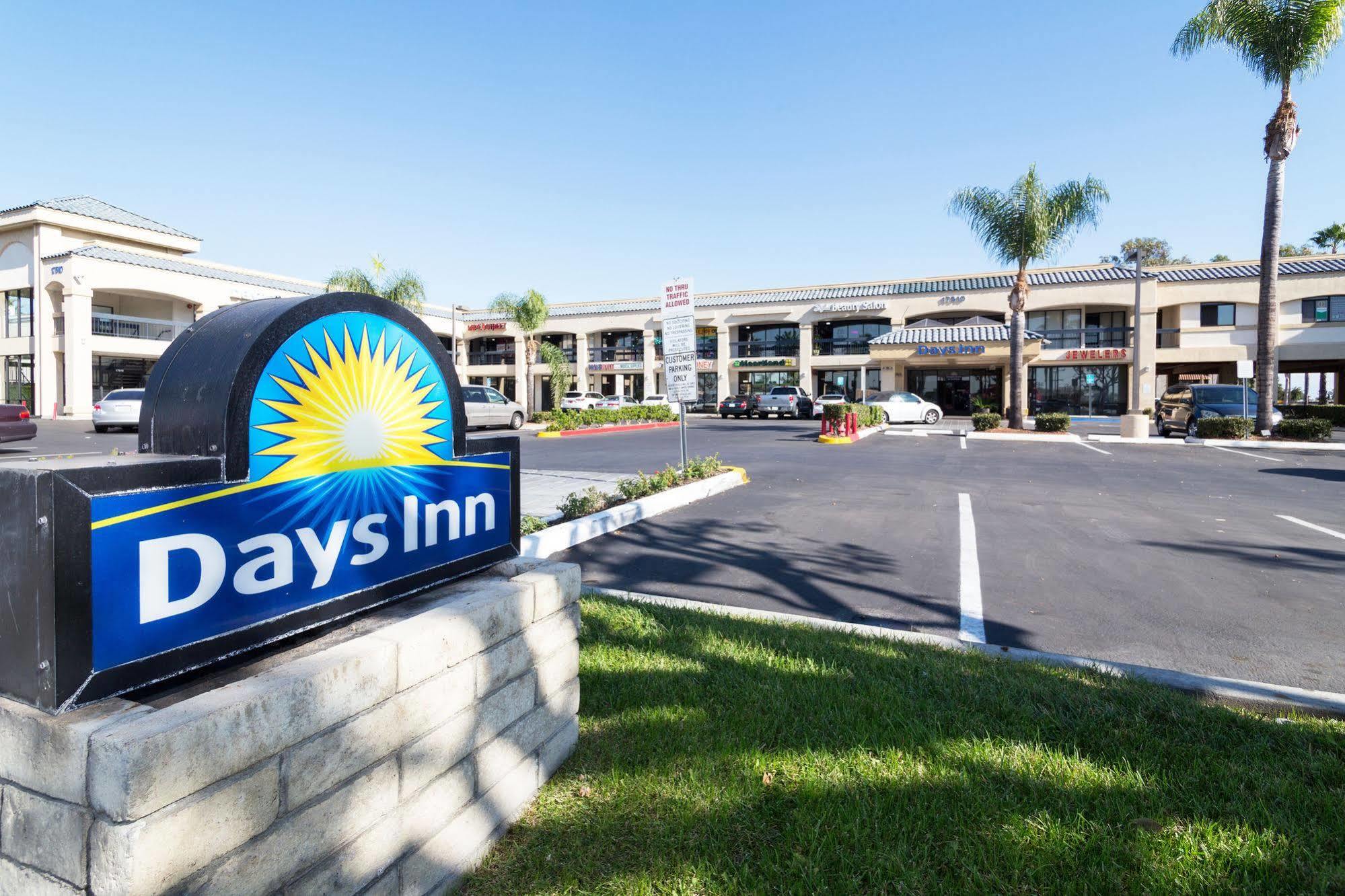 Days & By Wyndham Hotel