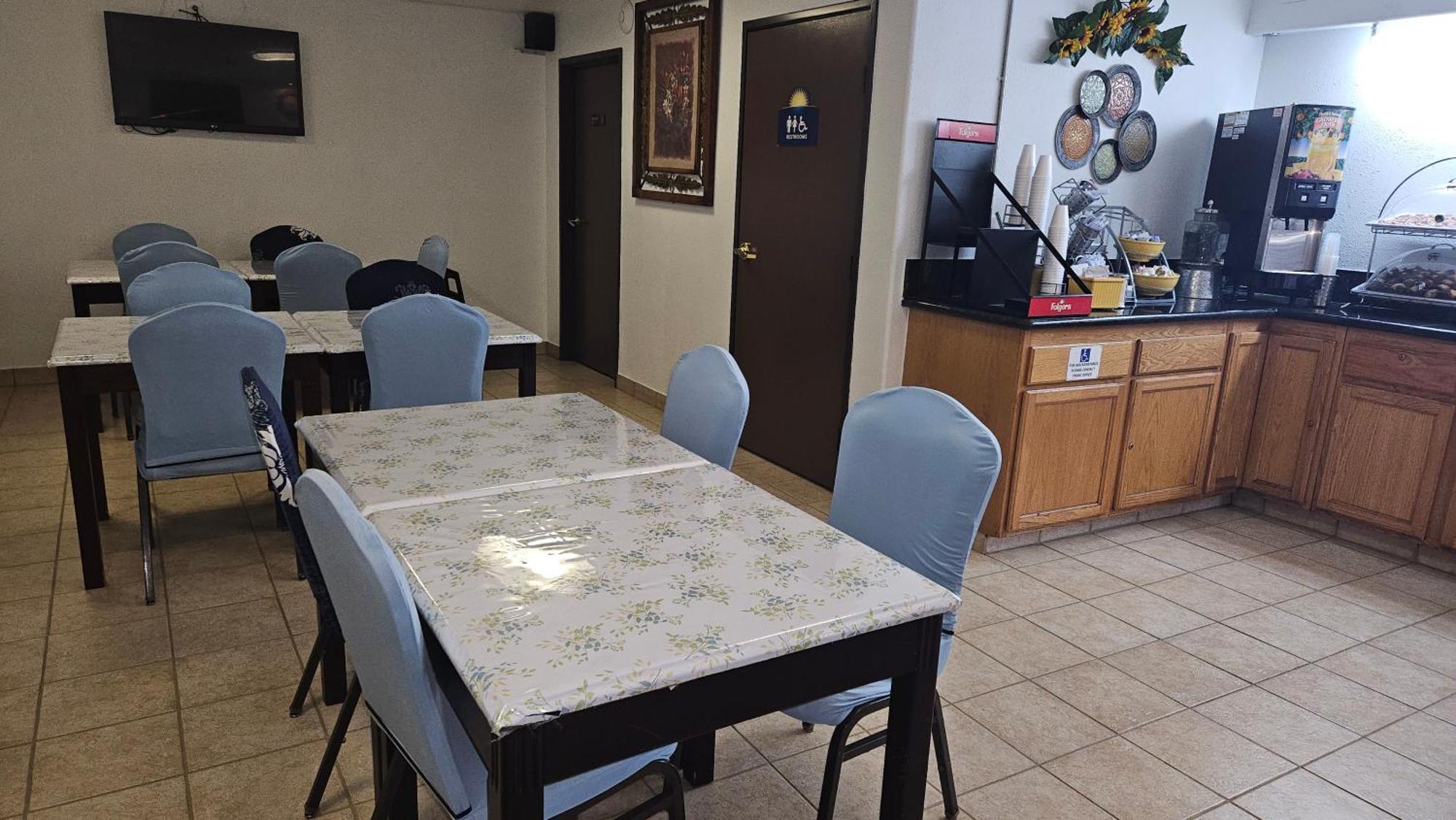 Days & By Wyndham Artesia