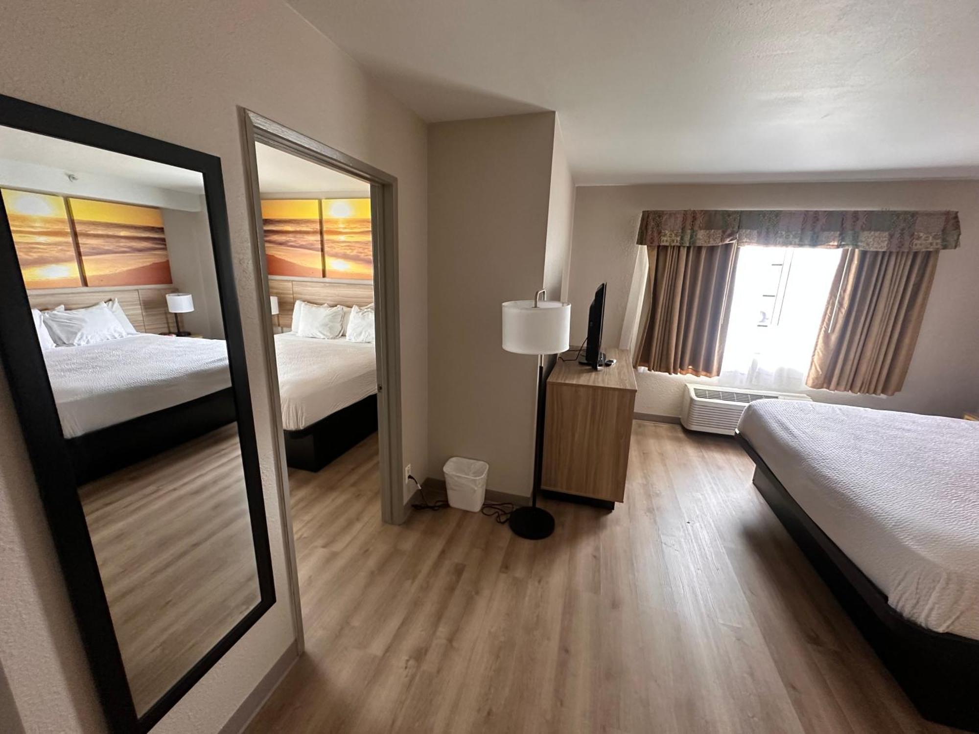 Days & By Wyndham Artesia