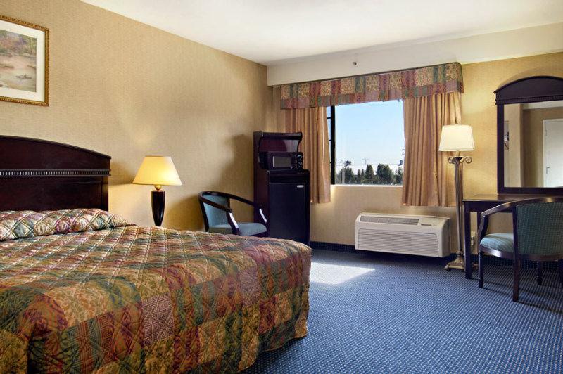 Days & By Wyndham Hotel